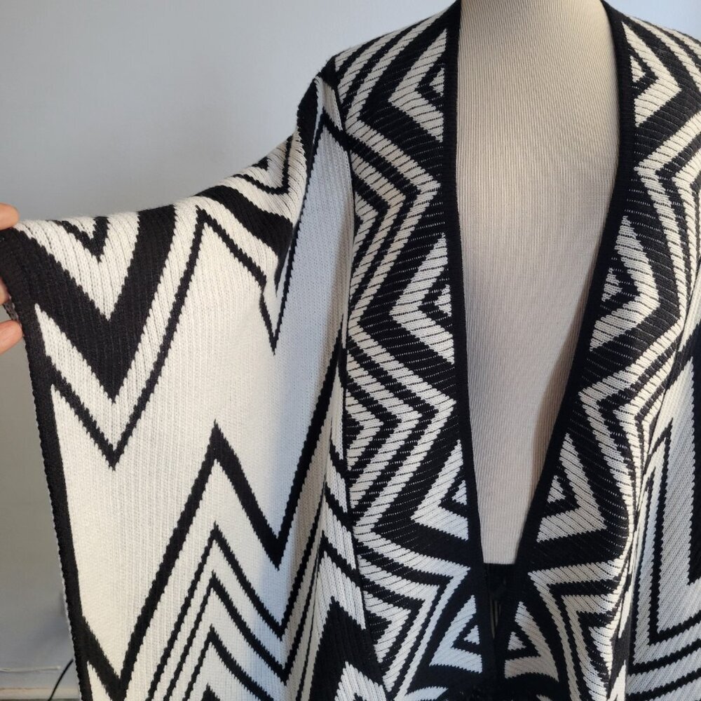 Chico’s Flowy Fringe Poncho Wrap Sweater – White & Black, One Size - Picture 7 of 16